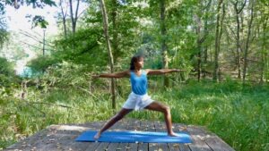 3 postures pour renforcer le corps : Guerrier 2 ou Virabhadrasana II